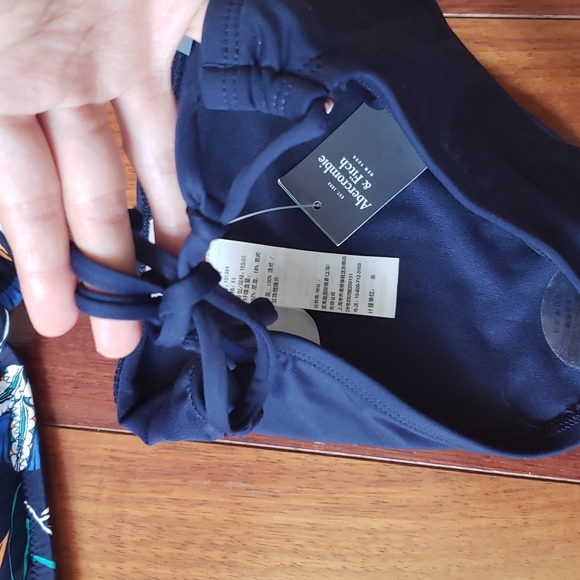 Nwt! Abercrombie & Fitch Swim Set - Picture 10 of 12